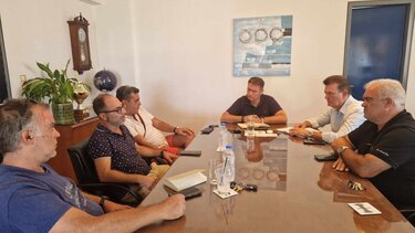 Συνάντηση με τον Εμπορικό Σύλλογο Χερσονήσου, είχε ο Δήμαρχος Γιάννης Σέγκος