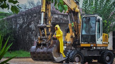 Σοβαρά προβλήματα στην Εύβοια από τις πλημμύρες - Εικόνες καταστροφής στον Βόλο