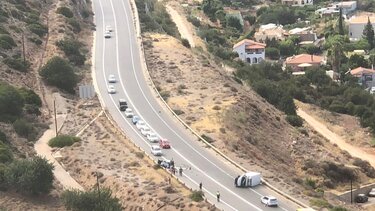 Σύγκρουση οχημάτων με εκτροπή βαν στον Μοχό- Συναγερμός σε ΕΚΑΒ και πυροσβεστική