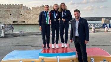 Τον Δήμαρχο Μαλεβιζίου τίμησε η Οργανωτική Επιτροπή των Παράκτιων Μεσογειακών Αγώνων 