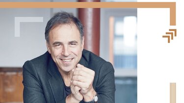 Ανακηρύσσεται επίτιμος δημότης Αγίου Νικολάου ο Βρετανός συγγραφέας Antony Horowitz