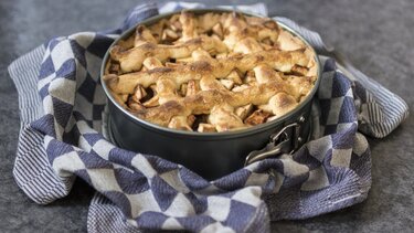 Πανεύκολη μηλόπιτα για τα παιδιά