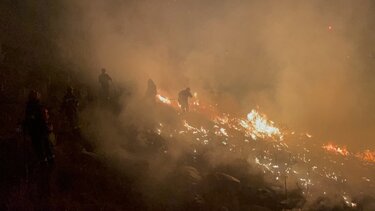 Εμπρησμό δείχνουν τα πρώτα στοιχεία για την πυρκαγιά στη Μεσαρά- Βίντεο
