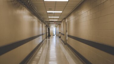 «Φύλλο και φτερό» τα οικονομικά των νοσοκομείων από το υπουργείο Υγείας