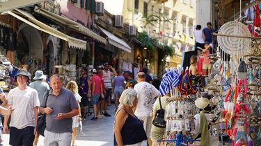 Απογειώνεται ο τουρισμός: Σπάει φέτος τα ρεκόρ του 2019 - Πρόβλεψη για εισπράξεις 21 δις το 2024