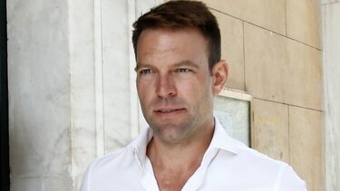 Κασσελάκης: «Αποκηρύσσει ο κ. Μητσοτάκης τον τραμπούκο δήμαρχο Μπέο, ναι ή όχι;»