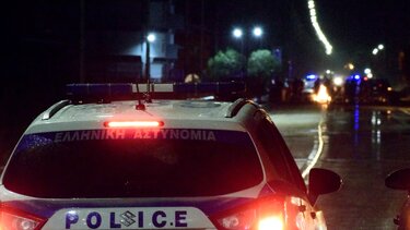 Επεισόδια έξω από την Νομική - Τραυματίστηκε αστυνομικός