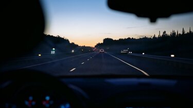 Σταθερό το "top3" των τροχονομικών παραβάσεων: Ταχύτητα, ζώνη, κράνος