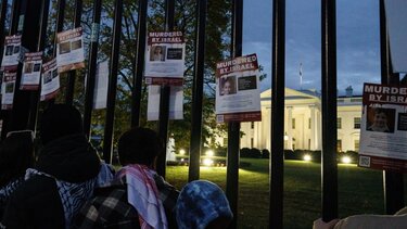 ΗΠΑ: Μαζική διαδήλωση υπέρ των Παλαιστινίων έξω από τον Λευκό Οίκο