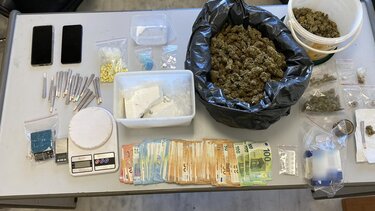 Ενας προφυλακιστέος για τα ναρκωτικά στα Λενταριανά