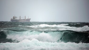 Προειδοποιεί για ισχυρούς ανέμους αύριο, το Λιμεναρχείο