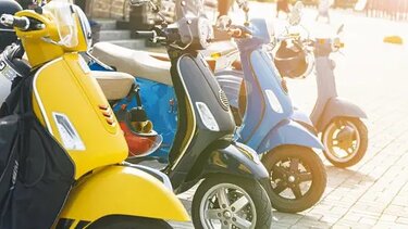 Πούλησε τη vespa της, αλλά το μετάνιωσε και κατηγορείται πως την έκλεψε!