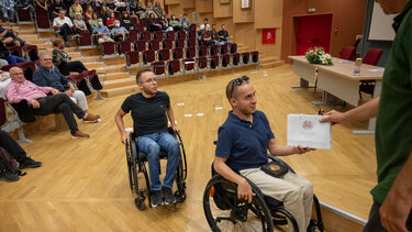 Το παράδειγμα των αδελφών Καράντζη πάει στο σχολείο!