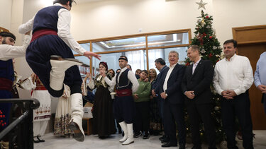 Συγκρητισμός, ενότητα, ισόρροπη ανάπτυξη και διεκδίκηση, το μήνυμα Αρναουτάκη για τη νέα χρονιά