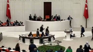 Τουρκία: Βουλευτής έπαθε καρδιακή προσβολή μέσα στο κοινοβούλιο
