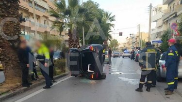 Ηράκλειο: Τροχαίο σε κεντρική Λεωφόρο - Εγκλωβίστηκε μια γυναίκα