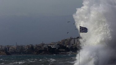 Kανονικά από το απόγευμα τα δρομολόγια πλοίων από το λιμάνι του Πειραιά