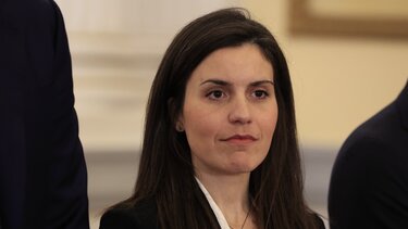 To καλωσόρισμα του Κυριάκου Πιερρακάκη στην Ιωάννα Λυτρίβη    