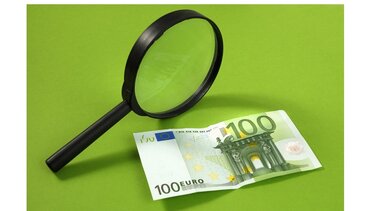 Στο «μικροσκόπιο» της ΑΑΔΕ όσοι έχουν μεγάλες αποκλίσεις σε δηλωθέντα εισοδήματα και δαπάνες