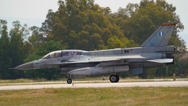 50 χρόνια F-16 : Η ελληνική πολεμική ιπτάμενη μηχανή, η «Άκρως Απόρρητη» πρώτη αποστολή και ο Ολλανδός άσος