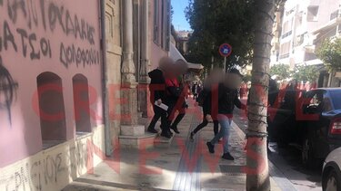 Ζητούσε χρήματα για την επιθεώρηση των πλοίων ο λιμενικός!