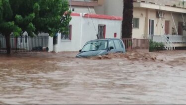 Κακοκαιρία στην Πιερία: Απεγκλωβισμοί και αντλήσεις υδάτων από σπίτια