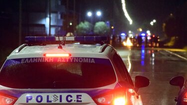 Βύρωνας: Έκρηξη από γκαζάκια σε είσοδο πολυκατοικίας