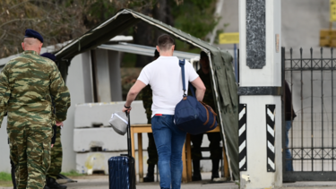 Στ. Κασσελάκης από Θήβα: Είμαι υπερήφανος για τη χώρα μου, αλλά όχι για όλα όσα συμβαίνουν στη χώρα μου