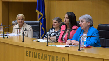 Οι διπλωματούχοι αισθητικοί της Κρήτης περιποιούνται τους ογκολογικούς ασθενείς του ΠΑΓΝΗ