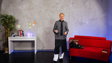 Ο Λάκης Γαβαλάς παρουσιάζει το πρώτο του fashion channel στο YouTube