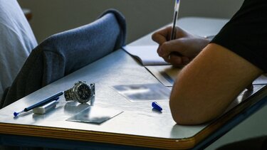 Πανελλαδικές εξετάσεις δύο φορές τον χρόνο;