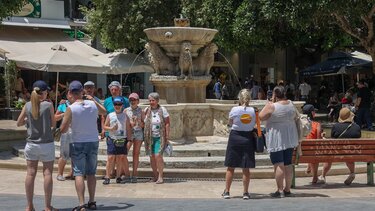 Έχουμε δικαιώματα ή μόνον υποχρεώσεις;