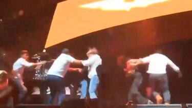 Μεξικό: Σκηνή κατέρρευσε στη διάρκεια πολιτικής εκδήλωσης!