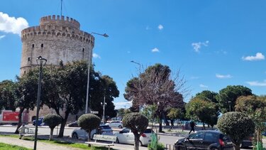 Συνελήφθησαν ανήλικοι που φωτογράφιζαν πεζούς στη Θεσσαλονίκη 