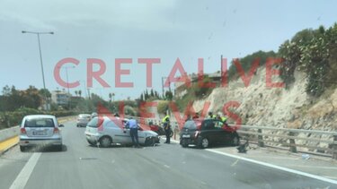 Κυκλοφοριακό "έμφραγμα" στον ΒΟΑΚ λόγω τροχαίου - Δεν υπήρξε τραυματισμός