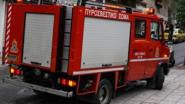 Πάτρα: Ανατράπηκε πυροσβεστικό όχημα