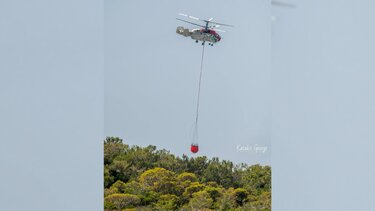Πύρινος εφιάλτης και στα Τρία Μοναστήρια - Ρίψεις νερού από δύο ελικόπτερα