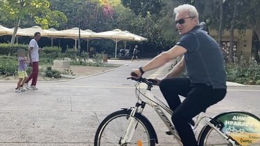 Ποδηλατοβόλτα για τον Δήμαρχο - Με τα ποδήλατά τους και οι Γ.Σισαμάκης, Γ.Τσαπάκης, Κ.Βαρβεράκης, Μ.Σίτη