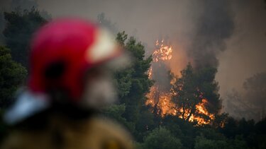  Κλιματική κρίση: Πλημμύρες, καύσωνες και πυρκαγιές – Γιατί τα ακραία καιρικά φαινόμενα πλήττουν την Ελλάδα