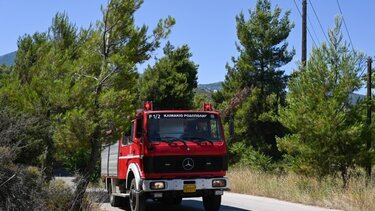 Υπό έλεγχο η φωτιά στην περιοχή της Αμφίπολης