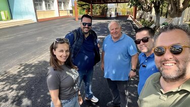 Οι γονείς ανακαίνισαν μόνοι τους το γήπεδο μπάσκετ του 2ου Δημοτικού Σχολείου Βουτών