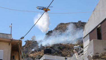 Ο προφήτης Ηλίας και η έγκαιρη δράση της πυροσβεστικής έσωσαν το χωριό!