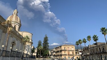 Κλειστό το αεροδρόμιο της Κατάνιας λόγω ηφαιστειακής τέφρας