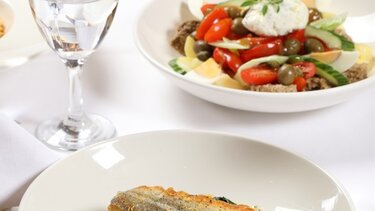 MINOAN LINES: Νέο Καλοκαιρινό Κρητικό Μενού με την υπογραφή της Νεκταρίας Κοκκινάκη 