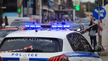 Επεισόδιο με πυροβολισμούς στην πλατεία Βικτωρίας: Πεθερός επιτέθηκε στον γαμπρό του