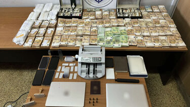 Πώς ξεσκεπάστηκε η σπείρα δημοσίων υπαλλήλων - Πώς εκβίαζαν καταστηματάρχες