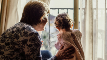 Μεγαλώνει το χάσμα μεταξύ θανάτων και γεννήσεων στην Ελλάδα