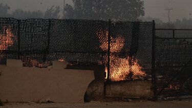 Φωτιά στην Αττική: Καταγγελίες πολιτών για ολιγωρία των Αρχών 