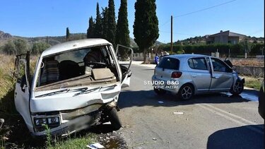 Ναύπλιο: Μετωπική σύγκρουση αυτοκινήτου με ημιφορτηγό – 3 τραυματίες