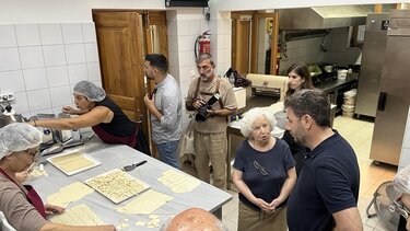 Ξενάγηση Ανδρουλάκη στο Συνεταιρισμό Γυναικών Κριτσάς